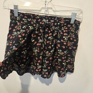 Women's American Eagle Outfitters Black Floral High Waist Flyaway Shorts S